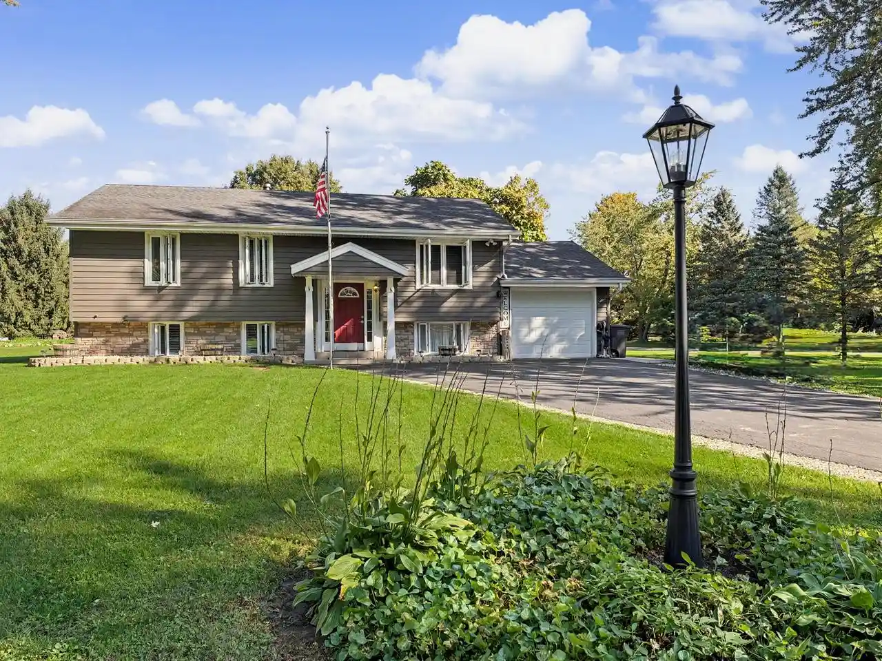 Single family home for sale at S88w30964 Meyer Dr, Mukwonago, WI 53149 | MLS# 1984459