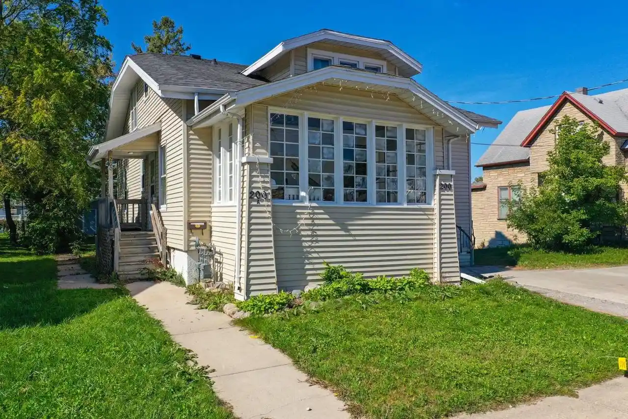 Photo 1 of Multi family home for sale at 200 Oak St, Green Bay, WI 54303 | MLS# 50334149 | Listing updated on 2026-10-12