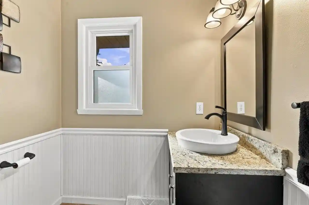 Photo 3 of Single family home for sale at 1611 Jennie St, Menasha, WI 54952 | MLS# 50334157 | Listing updated on 2026-10-18