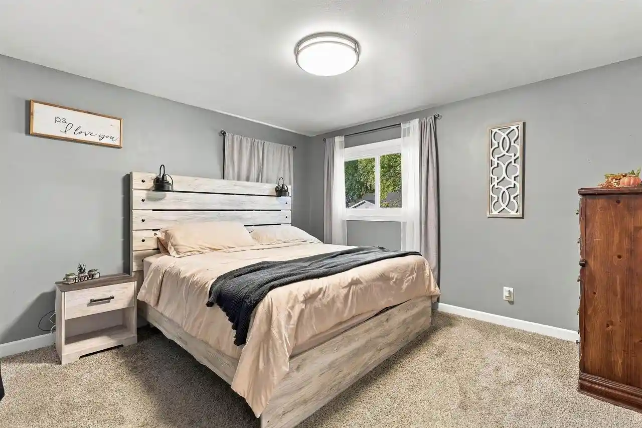 Photo 3 of Single family home for sale at 1611 Jennie St, Menasha, WI 54952 | MLS# 50334157 | Listing updated on 2026-10-18