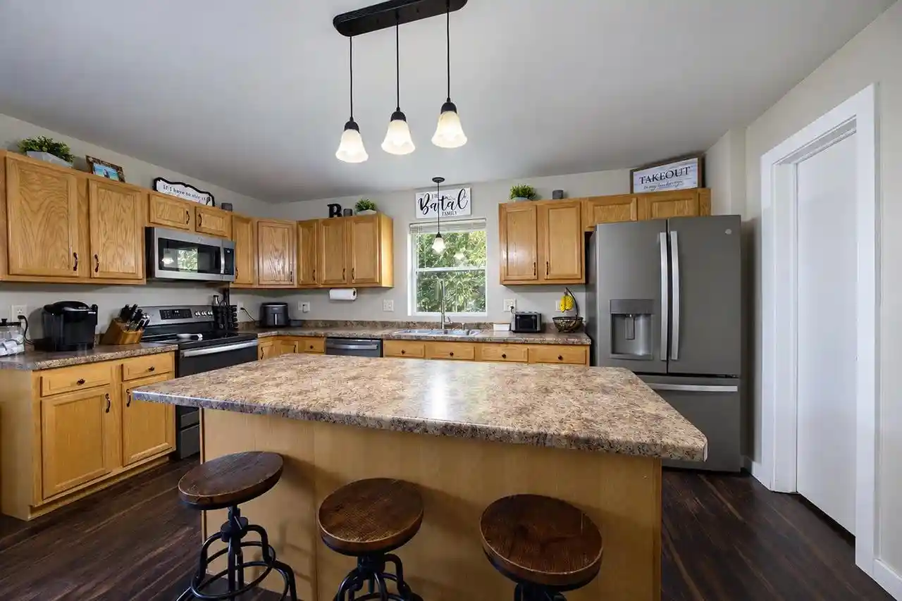 Photo 2 of Single family home for sale at 1155 S Ridge Rd, Green Bay, WI 54304 | MLS# 50334158 | Listing updated on 2026-10-12