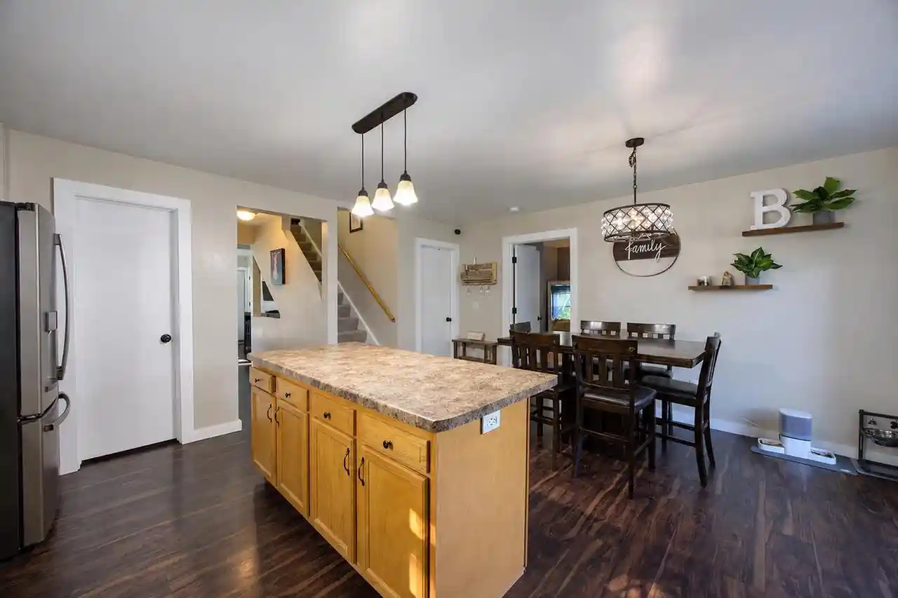 Photo 3 of Single family home for sale at 1155 S Ridge Rd, Green Bay, WI 54304 | MLS# 50334158 | Listing updated on 2026-10-12