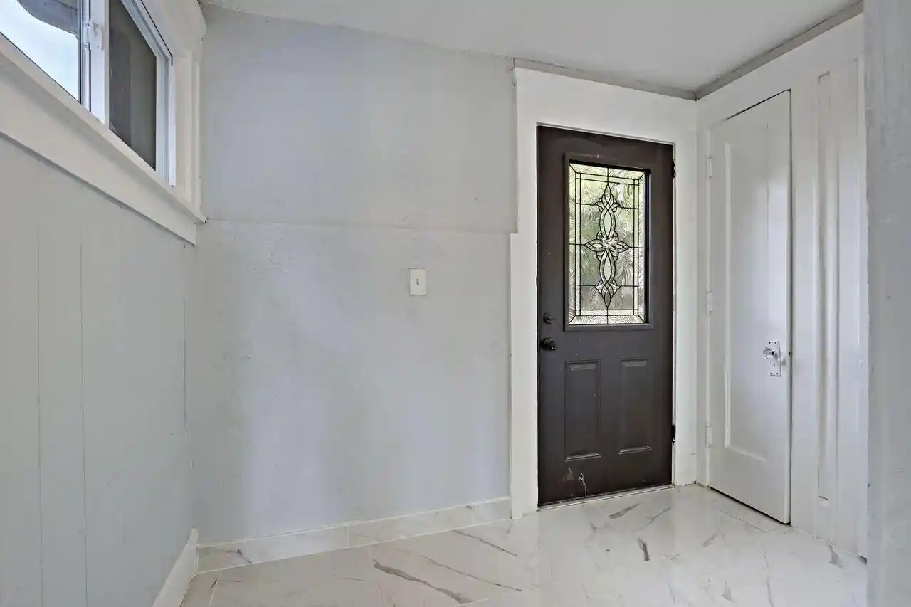 Photo 3 of Single family home for sale at 1518 60th Street, Kenosha, WI 53140 | MLS# 1984467 | Listing updated on 2026-10-21