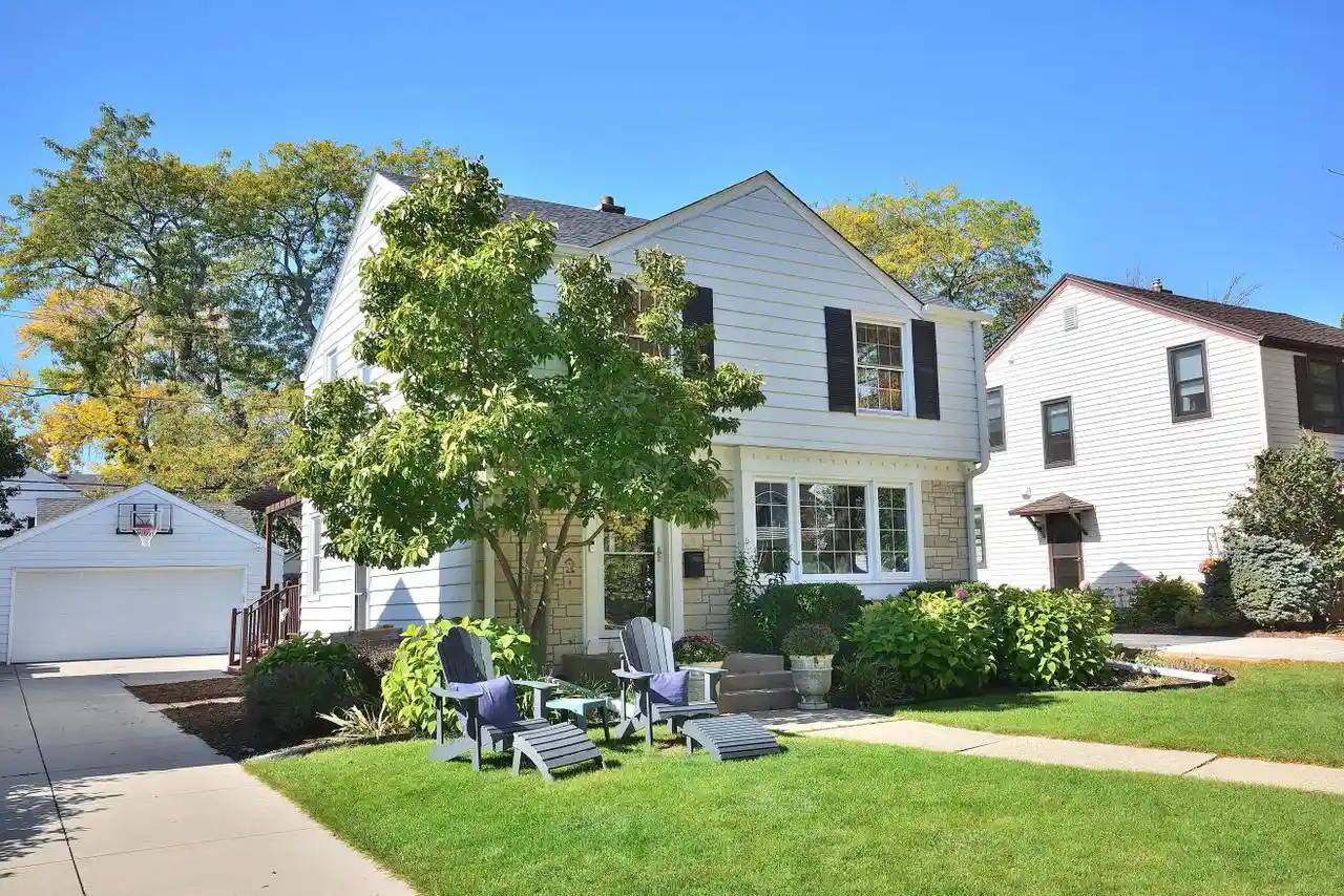 Photo 1 of Single family home for sale at 6147 N Shoreland Ave, Milwaukee, WI 53217 | MLS# 1984471 | Listing updated on 2026-10-21