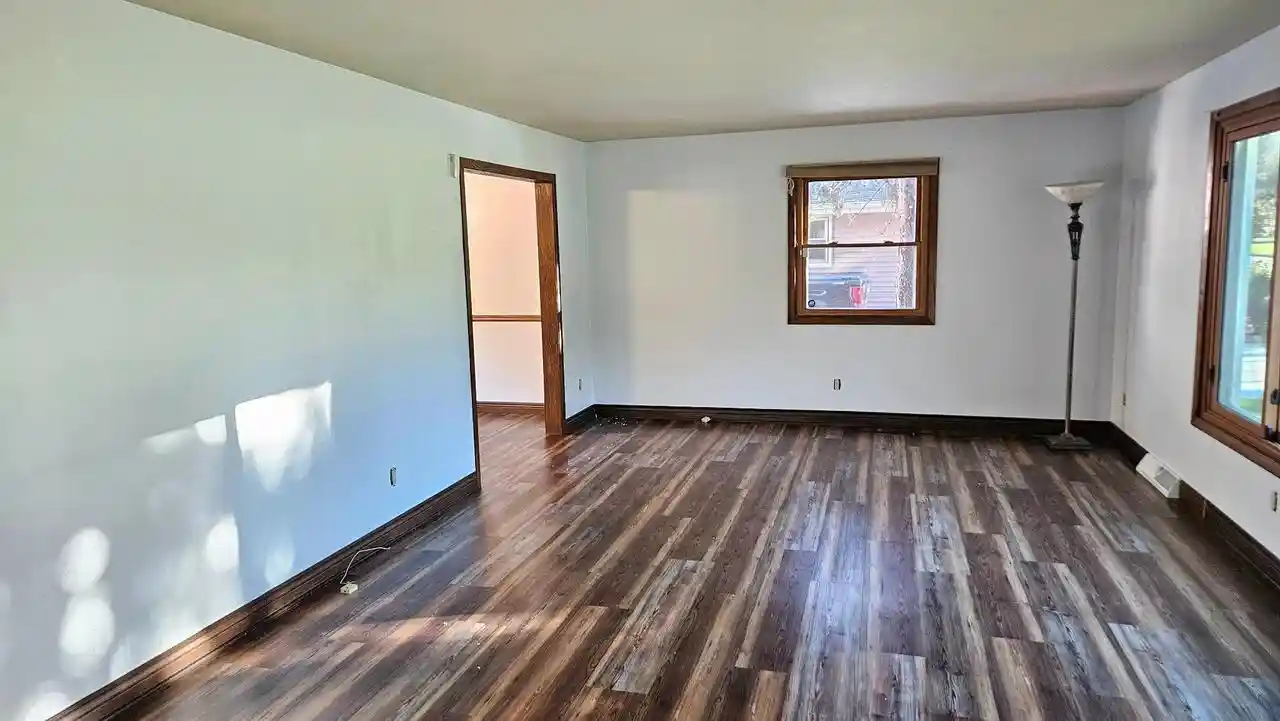 Photo 3 of Single family home for sale at 24 Weimar Ct, Appleton, WI 54915 | MLS# 50334151 | Listing updated on 2026-10-12