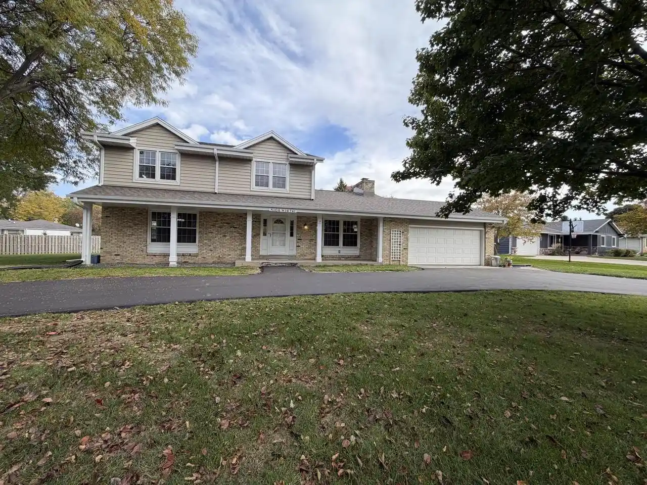 Photo 1 of Single family home for sale at N106w16741 Old Farm Rd, Germantown, WI 53022 | MLS# 1984477 | Listing updated on 2026-10-14