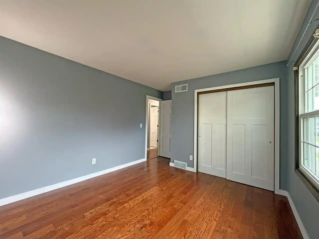 Photo 3 of Single family home for sale at N106w16741 Old Farm Rd, Germantown, WI 53022 | MLS# 1984477 | Listing updated on 2026-10-14