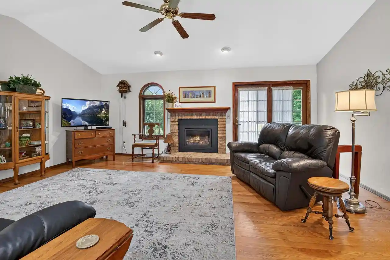 Photo 2 of Single family home for sale at 1815 Shelley Ln, De Pere, WI 54115 | MLS# 50334175 | Listing updated on 2026-10-19