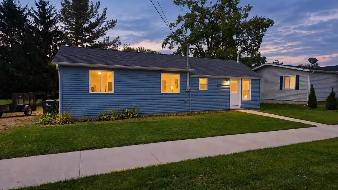 Photo 1 of Single family home for sale at 127 N Mckinley St, Lancaster, WI 53813 | MLS# 2034509 | Listing updated on 2026-10-12