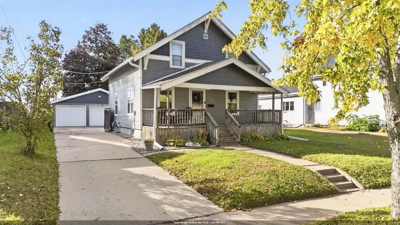 Photo 1 of Single family home for sale at 1107 S Pearl St, New London, WI 54961 | MLS# 50334169 | Listing updated on 2026-10-21