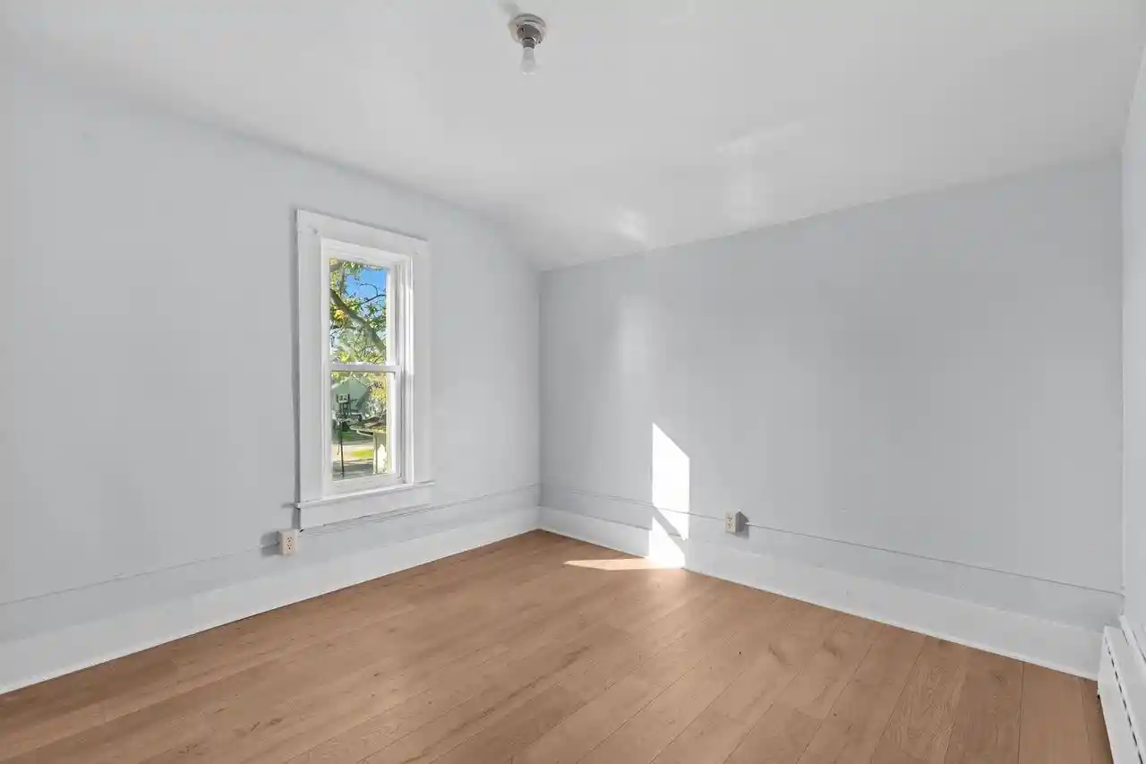 Photo 3 of Single family home for sale at 1513 Oshkosh Ave, Oshkosh, WI 54902 | MLS# 50334168 | Listing updated on 2026-10-19