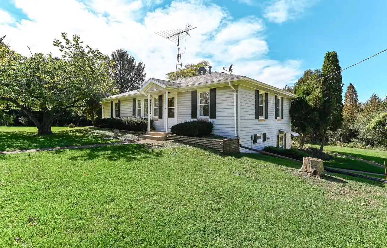 Photo 1 of Single family home for sale at 1636 Walburg Rd, Burlington, WI 53105 | MLS# 1984498 | Listing updated on 2026-10-18