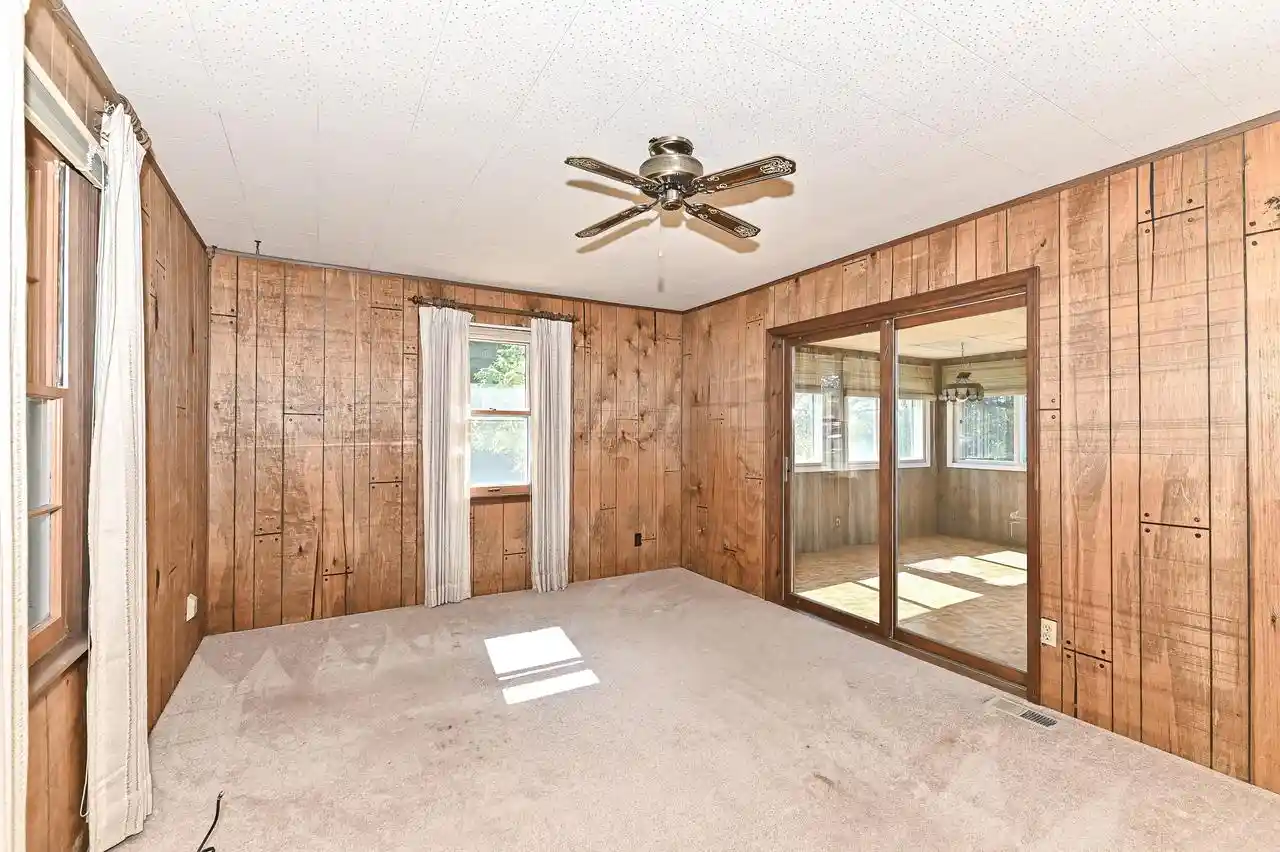 Photo 4 of Single family home for sale at 1636 Walburg Rd, Burlington, WI 53105 | MLS# 1984498 | Listing updated on 2026-10-18