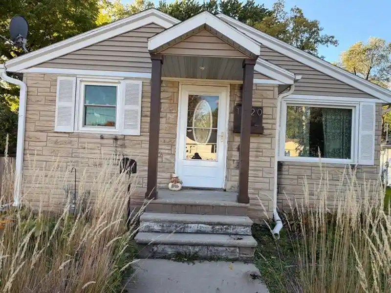 Photo 1 of Single family home for sale at 1020 Wirtz Ave, Green Bay, WI 54304 | MLS# 50334193 | Listing updated on 2026-10-12