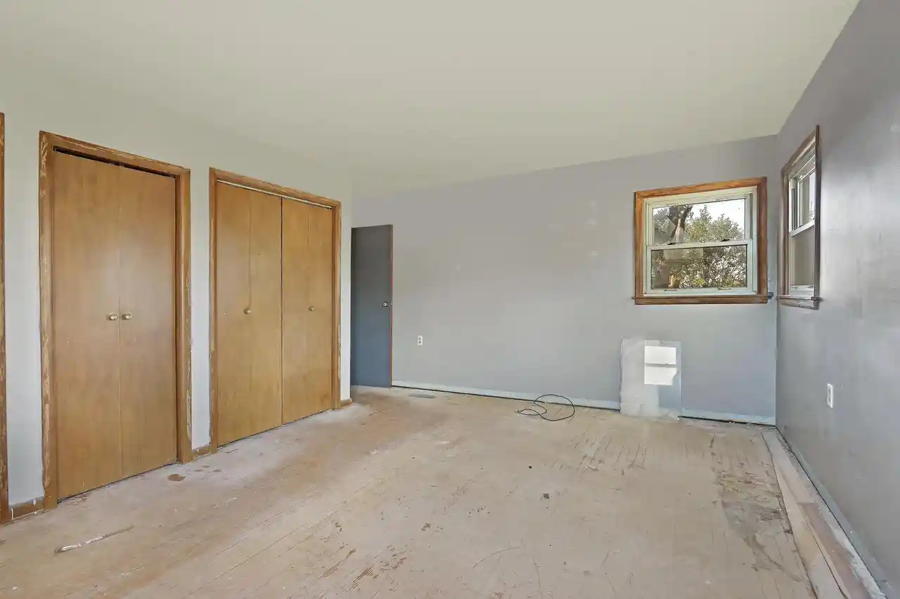 Photo 4 of Single family home for sale at 7114 Wheatland Rd, Burlington, WI 53105 | MLS# 2034522 | Listing updated on 2026-10-12