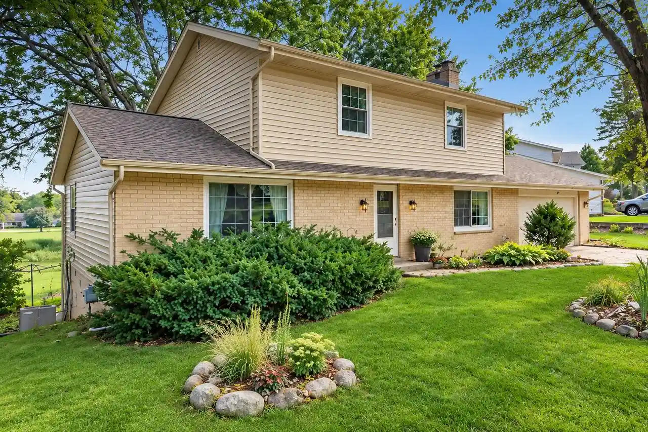 Single family home for sale at 2721 Minot Ln, Waukesha, WI 53188 | MLS# 1984527 | Listing updated on 2026-10-16