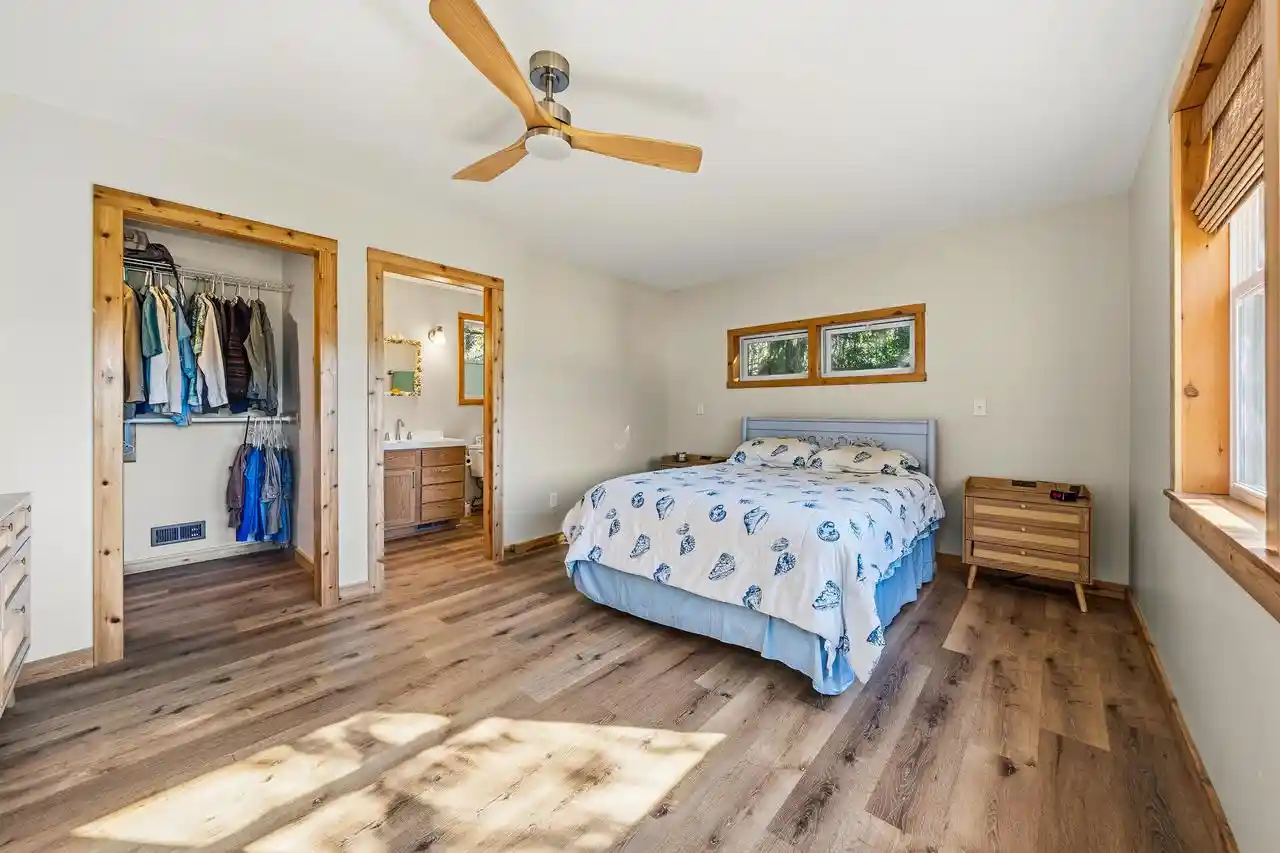 Photo 3 of Single family home for sale at 107 Bayview Rd, Williams Bay, WI 53191 | MLS# 1984530 | Listing updated on 2026-10-22
