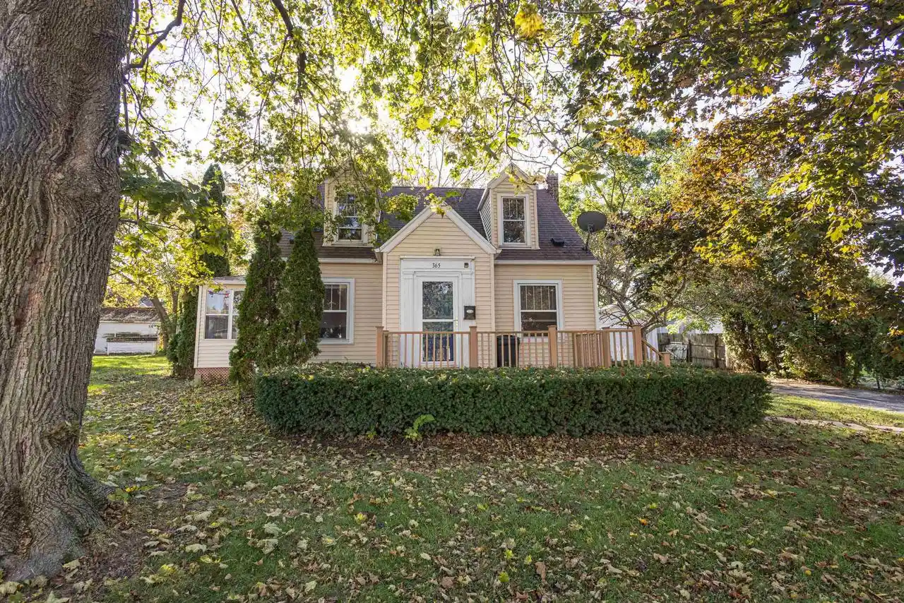 Photo 1 of Single family home for sale at 365 Southwest Rd, Platteville, WI 53818 | MLS# 2034530 | Listing updated on 2026-10-13