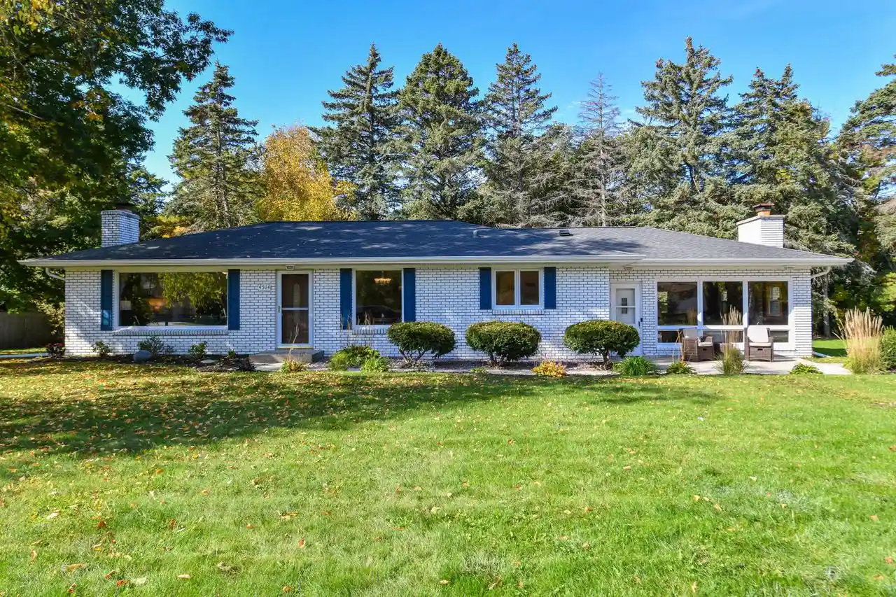Single family home for sale at 4514 Tennessee Rd, Caledonia, WI 53405 | MLS# 1984543