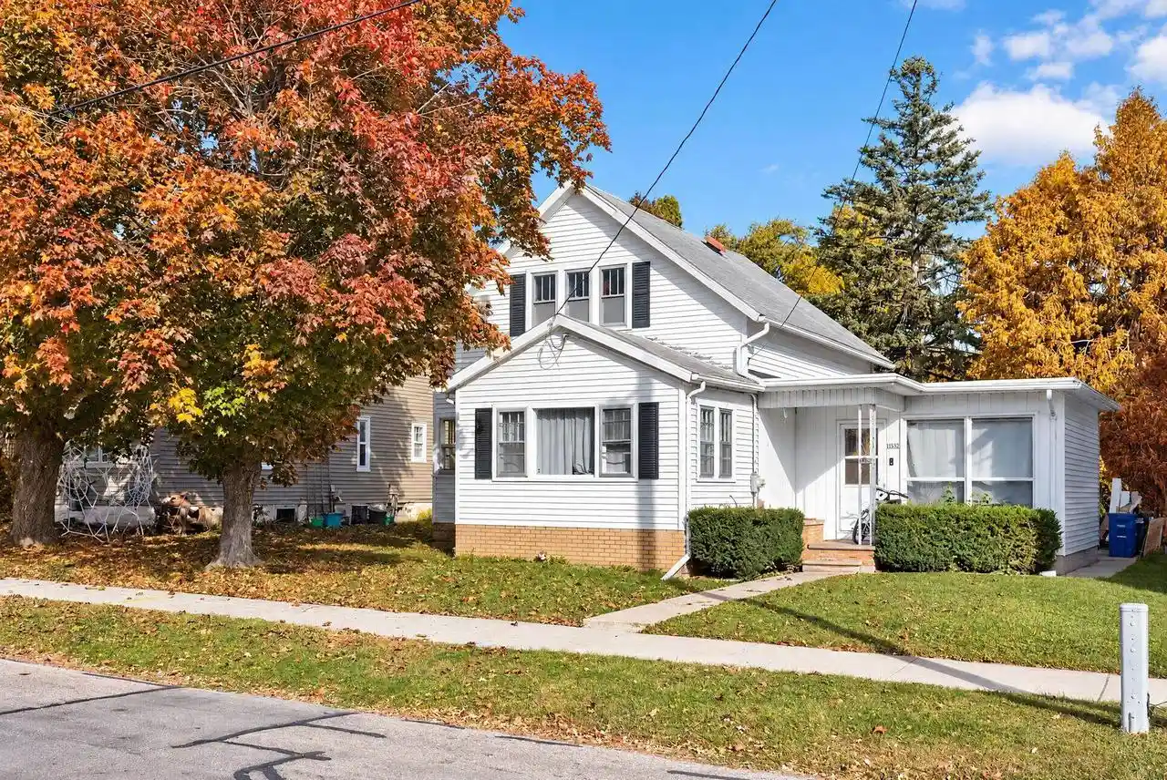 Photo 1 of Single family home for sale at 1532 Maple Ave, Oshkosh, WI 54902 | MLS# 50334196 | Listing updated on 2026-10-19