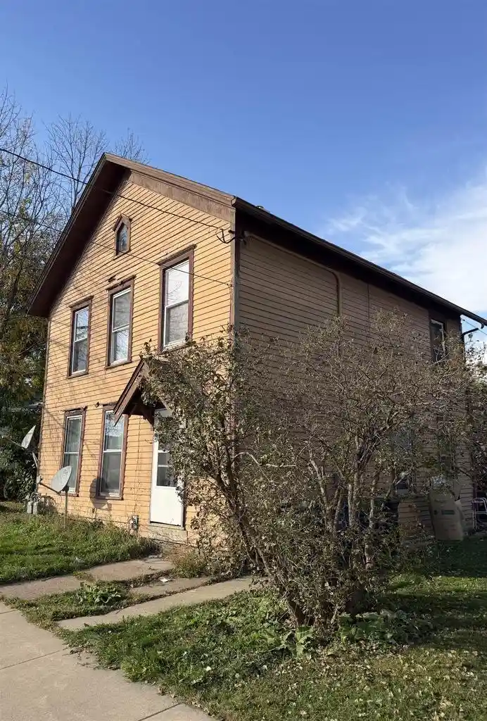 Photo 3 of Multi family home for sale at 538 Ceape Ave, Oshkosh, WI 54901 | MLS# 50334201 | Listing updated on 2026-10-13