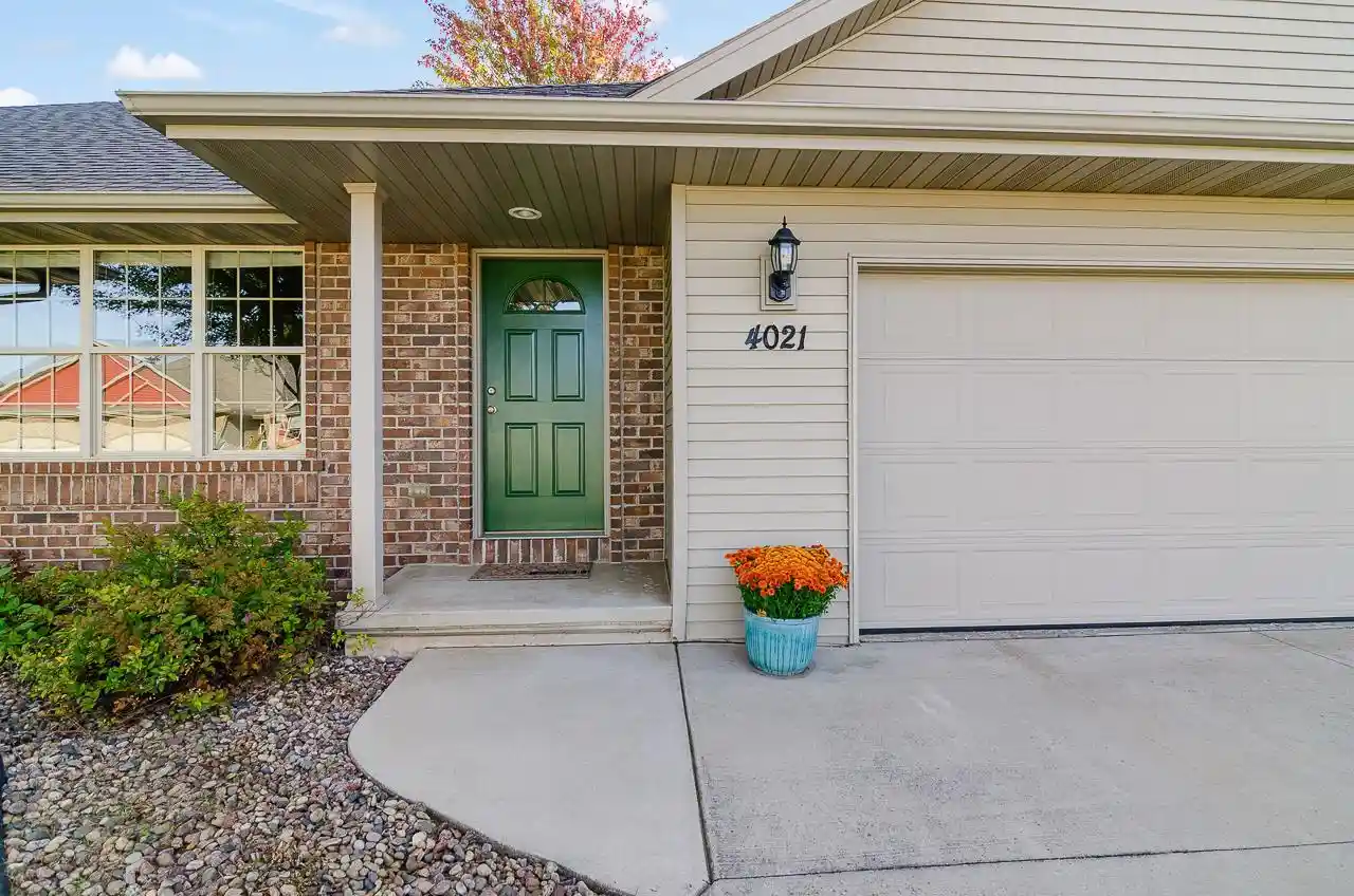 Photo 2 of Single family home for sale at 4021 S Parker Way, De Pere, WI 54115 | MLS# 50334202 | Listing updated on 2026-10-15