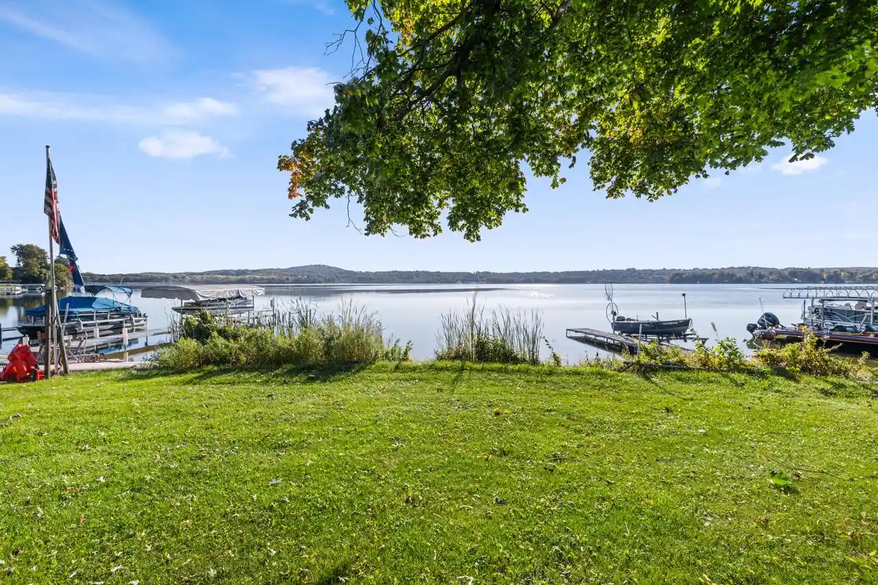 Photo 2 of Single family home for sale at 3404 Lake Dr, Hartford, WI 53027 | MLS# 1984551 | Listing updated on 2026-10-13