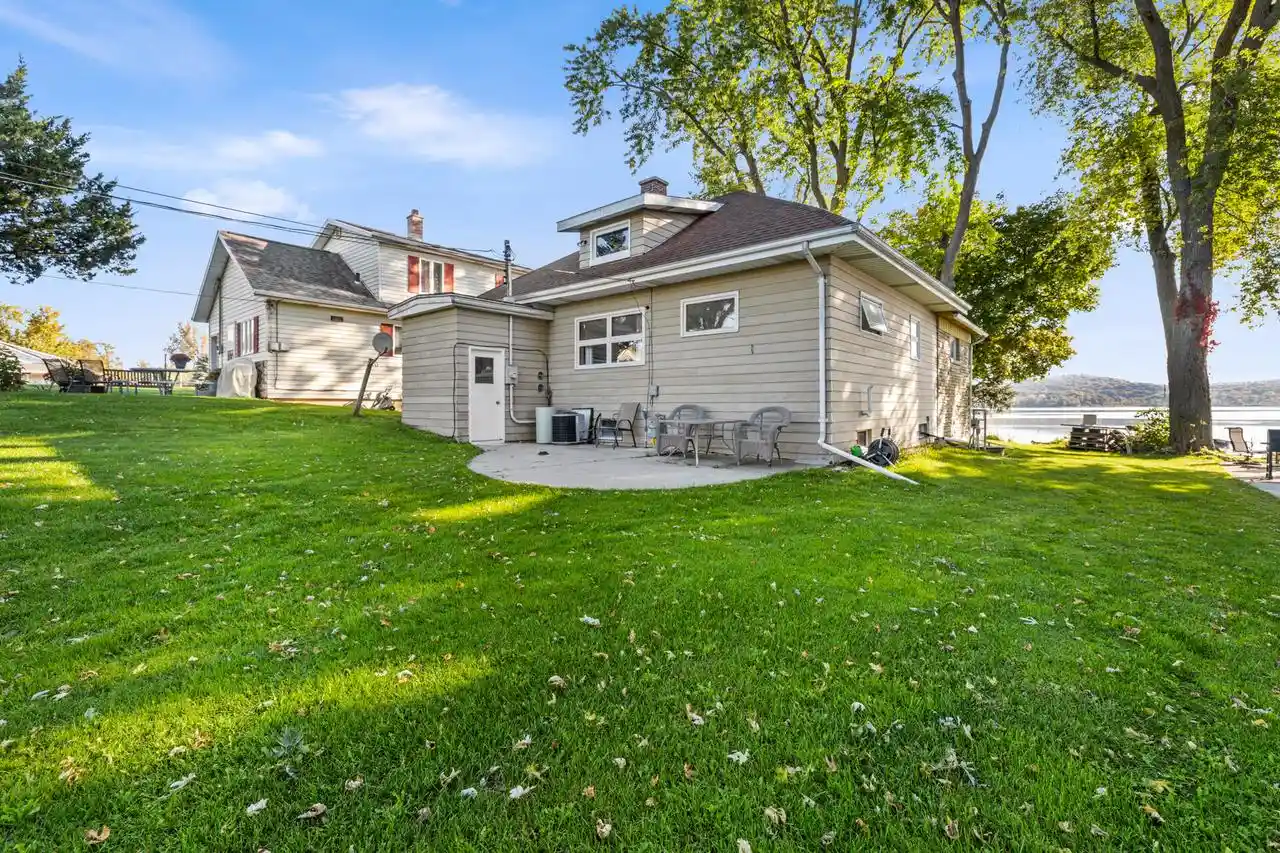 Photo 4 of Single family home for sale at 3404 Lake Dr, Hartford, WI 53027 | MLS# 1984551 | Listing updated on 2026-10-13