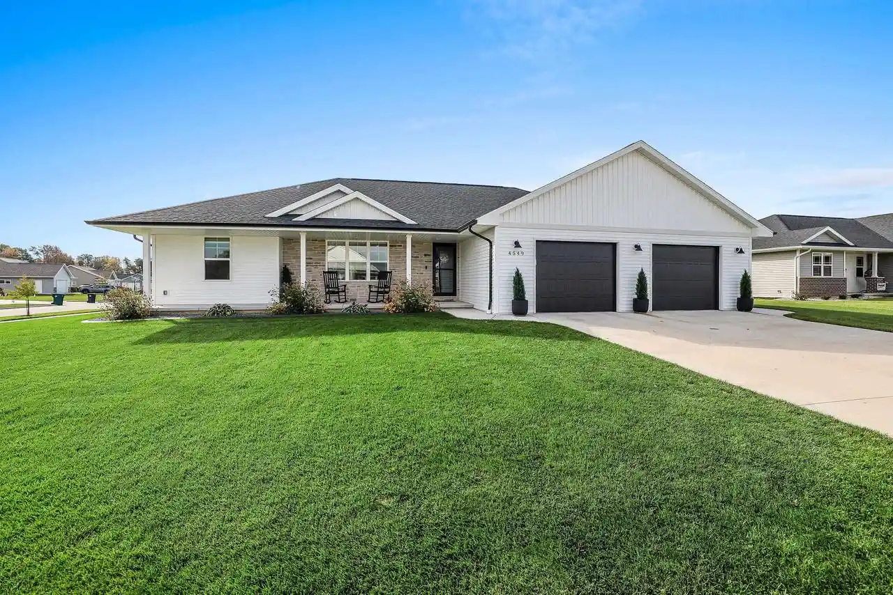Photo 1 of Single family home for sale at 4549 Paul Ln, Green Bay, WI 54313 | MLS# 50334206 | Listing updated on 2026-10-15