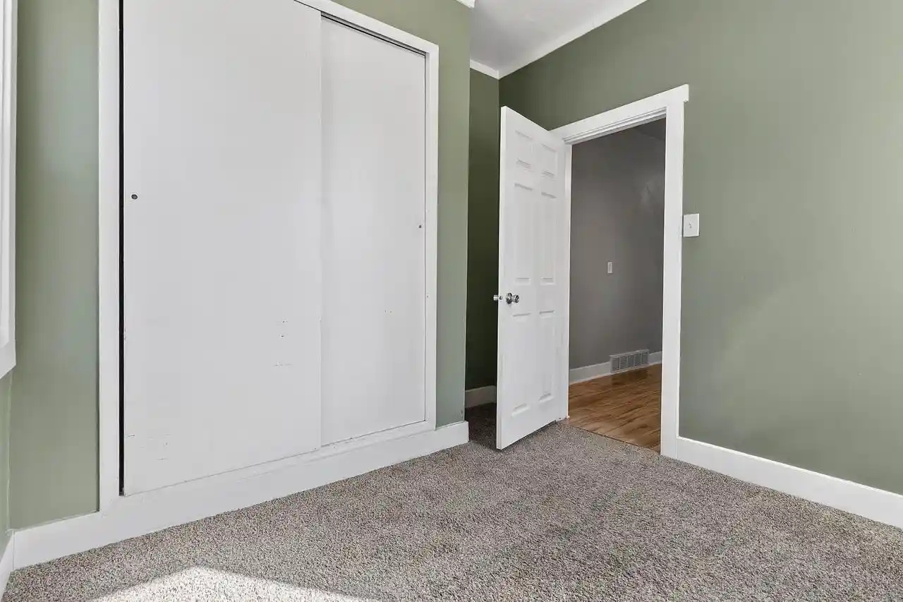 Photo 1 of Single family home for sale at 1060 Dousman St, Green Bay, WI 54303 | MLS# 50334217 | Listing updated on 2026-10-27