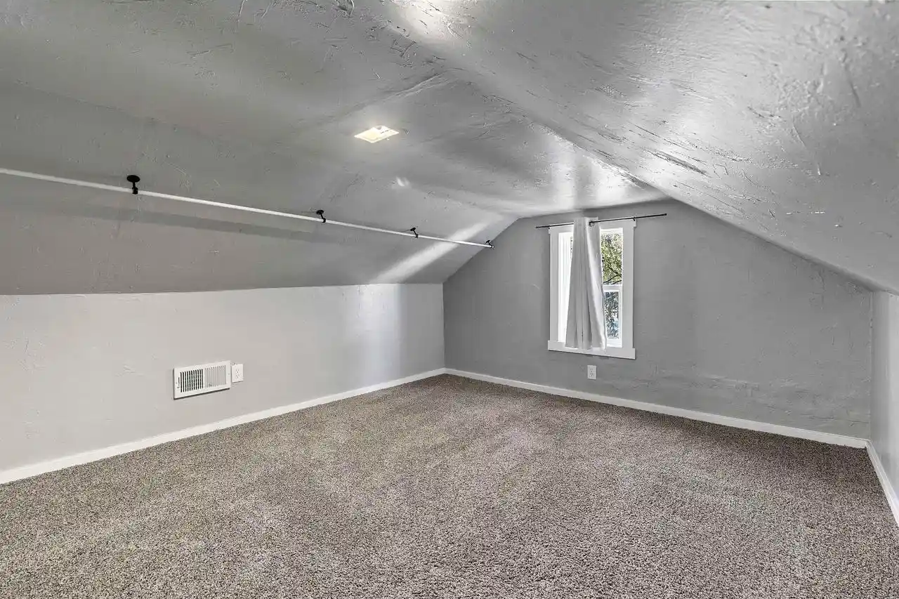 Photo 2 of Single family home for sale at 1060 Dousman St, Green Bay, WI 54303 | MLS# 50334217 | Listing updated on 2026-10-27