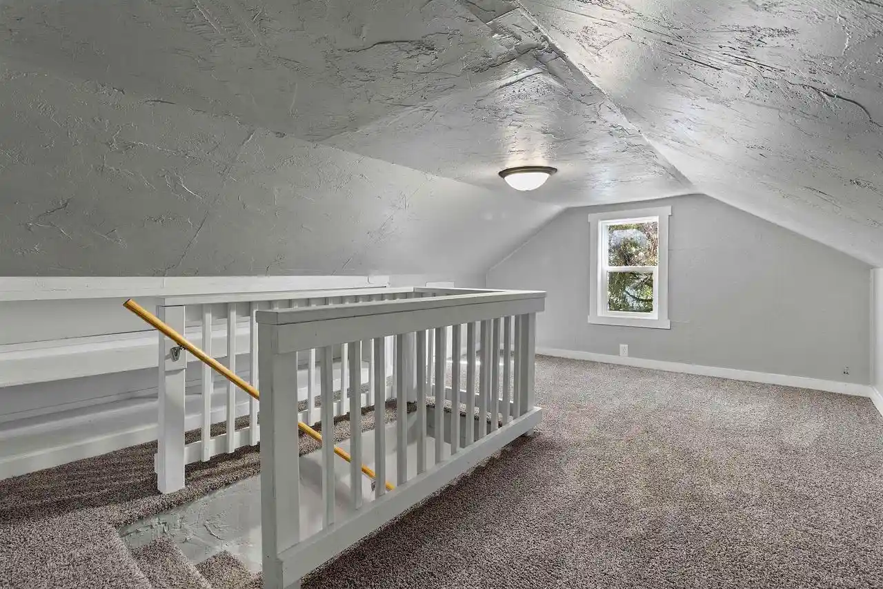 Photo 3 of Single family home for sale at 1060 Dousman St, Green Bay, WI 54303 | MLS# 50334217 | Listing updated on 2026-10-27