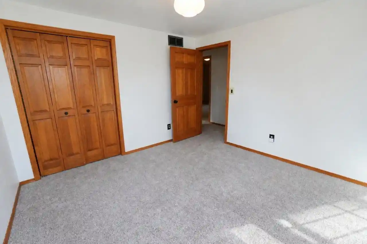 Photo 4 of Single family home for sale at 2141 S Point Rd, Green Bay, WI 54313 | MLS# 50334216 | Listing updated on 2026-10-21