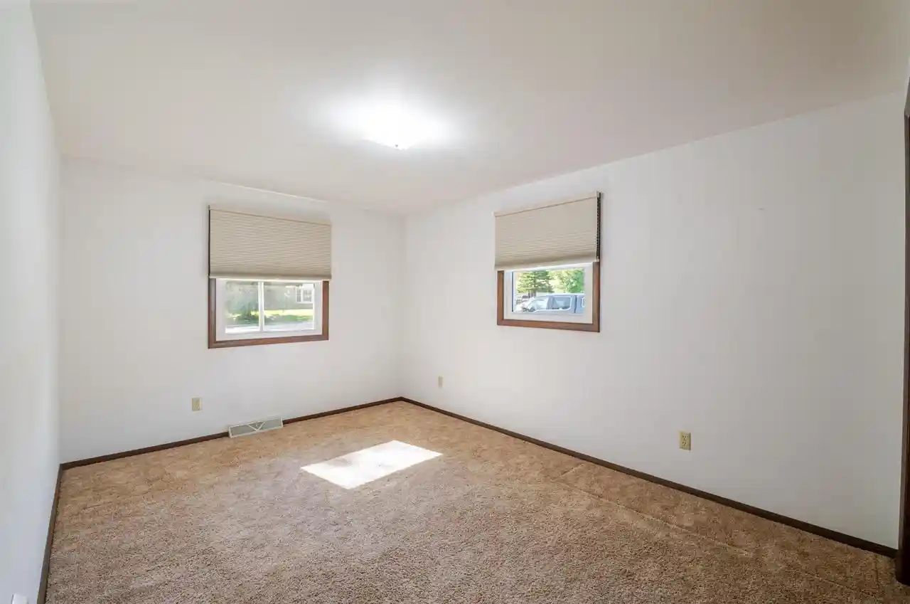 Photo 3 of Single family home for sale at 2682 Tulip Ln, Green Bay, WI 54313 | MLS# 50334185 | Listing updated on 2026-10-27