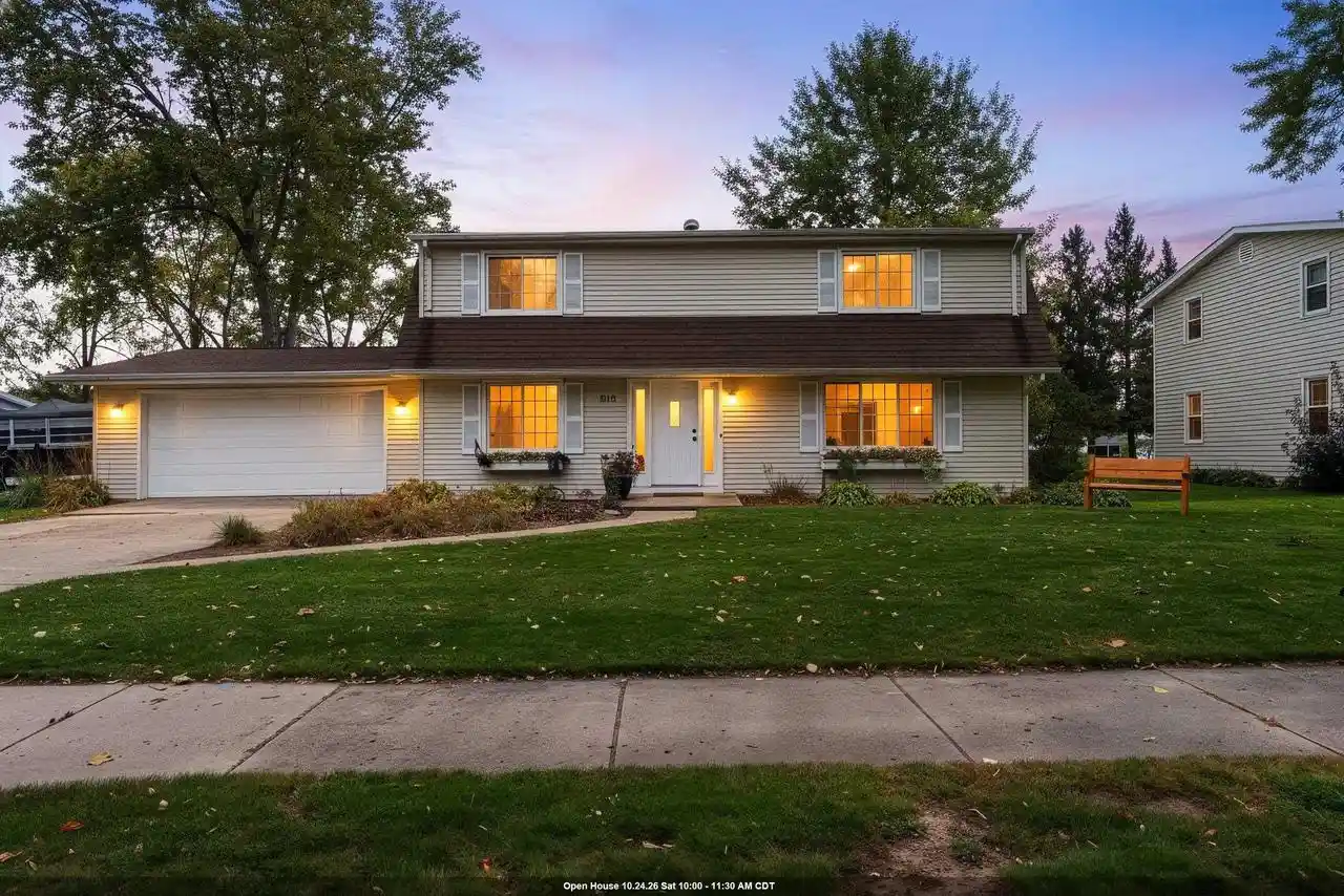 Photo 1 of Single family home for sale at 2075 W Vista Cir, De Pere, WI 54115 | MLS# 50334211 | Listing updated on 2026-10-21
