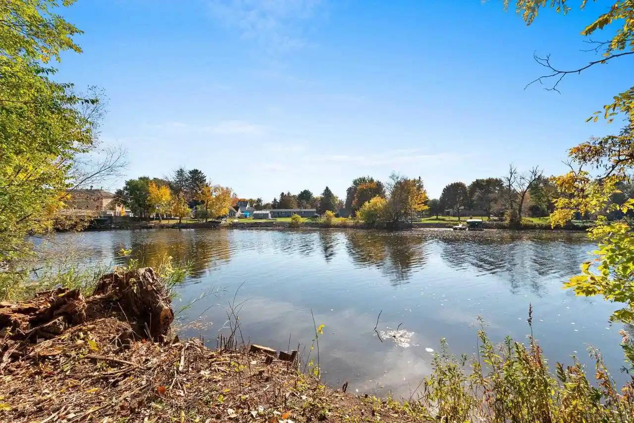 Photo 3 of Single family home for sale at 1218 Pecor St, Oconto, WI 54153 | MLS# 50334213 | Listing updated on 2026-10-18