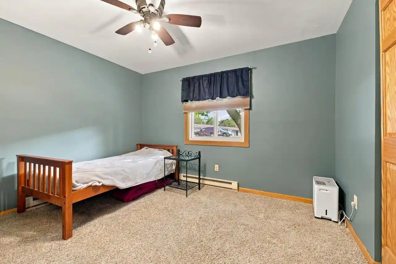 Listing Photo 5 - Condo for sale in building located at W168n11501 El Camino Dr, Germantown, WI 53022 - Unit #2-3