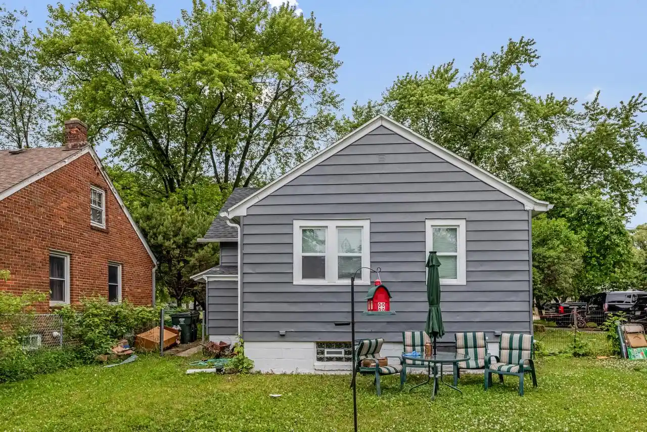 Photo 3 of Single family home for sale at 4406 S Nicholson Ave, Saint Francis, WI 53235 | MLS# 1984569 | Listing updated on 2026-10-13
