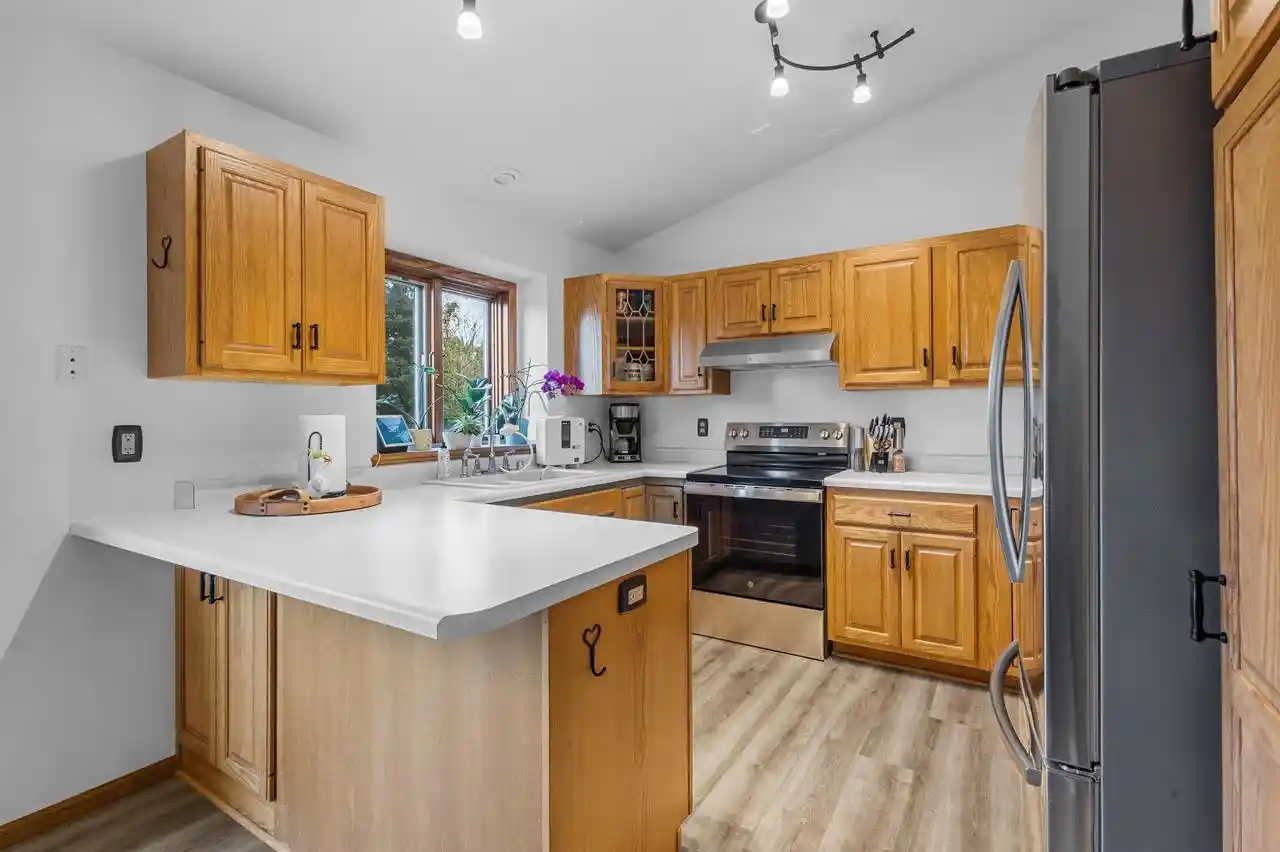 Photo 2 of Single family home for sale at 4030 Prairie Ln, Oshkosh, WI 54901 | MLS# 50334178 | Listing updated on 2026-10-19