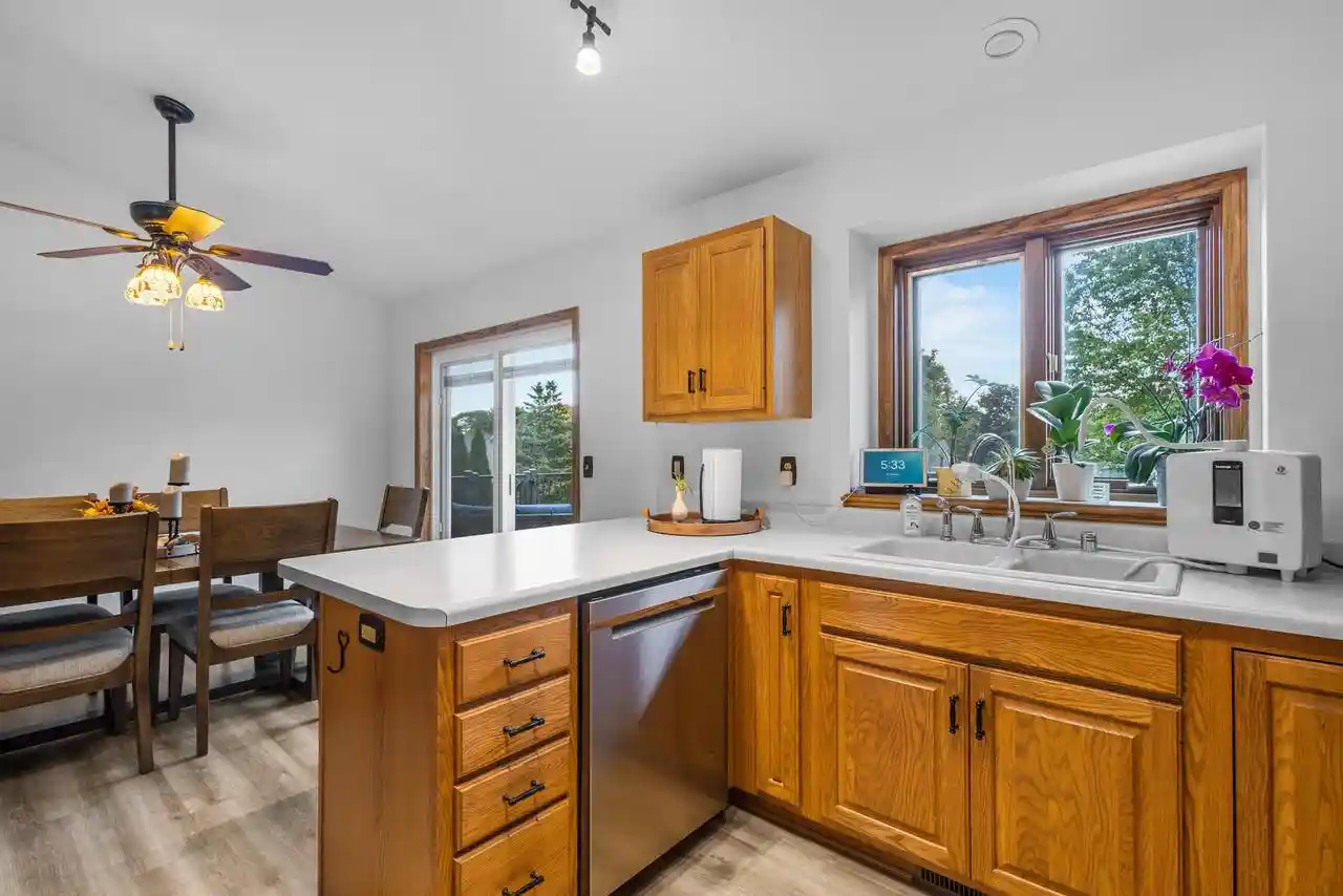Photo 4 of Single family home for sale at 4030 Prairie Ln, Oshkosh, WI 54901 | MLS# 50334178 | Listing updated on 2026-10-19