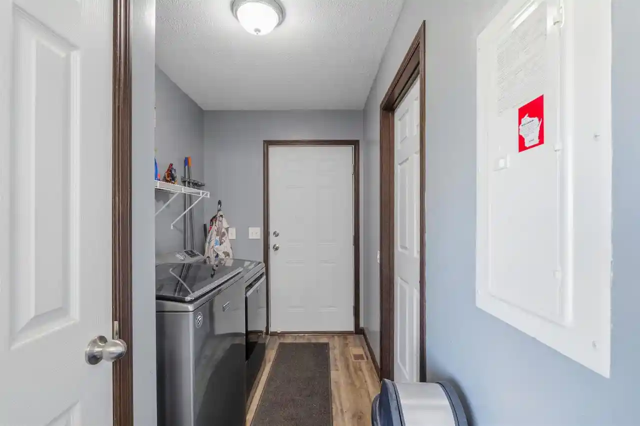 Photo 2 of Single family home for sale at 528 S Main St, Juneau, WI 53039 | MLS# 2034546 | Listing updated on 2026-10-13