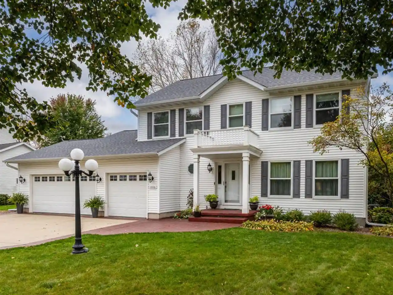 Single family home for sale at 1098 Lori Ln, Sun Prairie, WI 53590 | MLS# 2034547