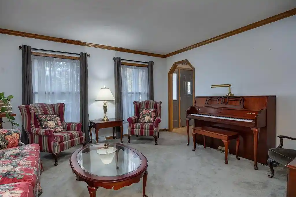 Photo 4 of Single family home for sale at 1098 Lori Ln, Sun Prairie, WI 53590 | MLS# 2034547 | Listing updated on 2026-10-29