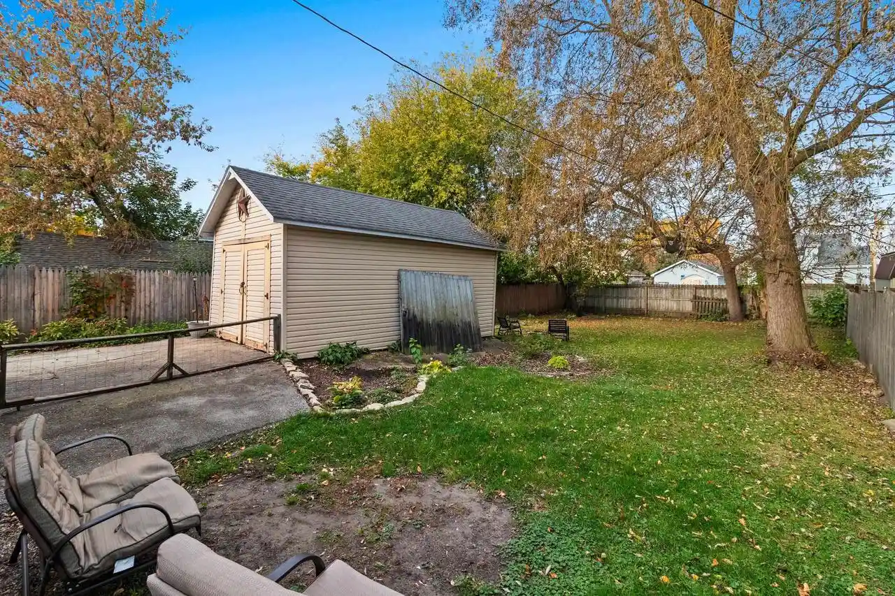 Photo 3 of Single family home for sale at 728 S Jefferson St, Green Bay, WI 54301 | MLS# 50334230 | Listing updated on 2026-10-19