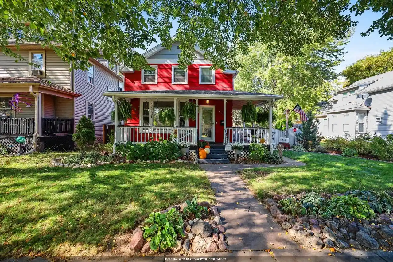 Single family home for sale at 613 N Chestnut Ave, Green Bay, WI 54303 | MLS# 50334234