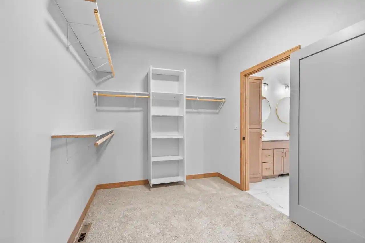 Photo 3 of Single family home for sale at 3117 Lazy Oak Ct, Green Bay, WI 54311 | MLS# 50334231 | Listing updated on 2026-10-21