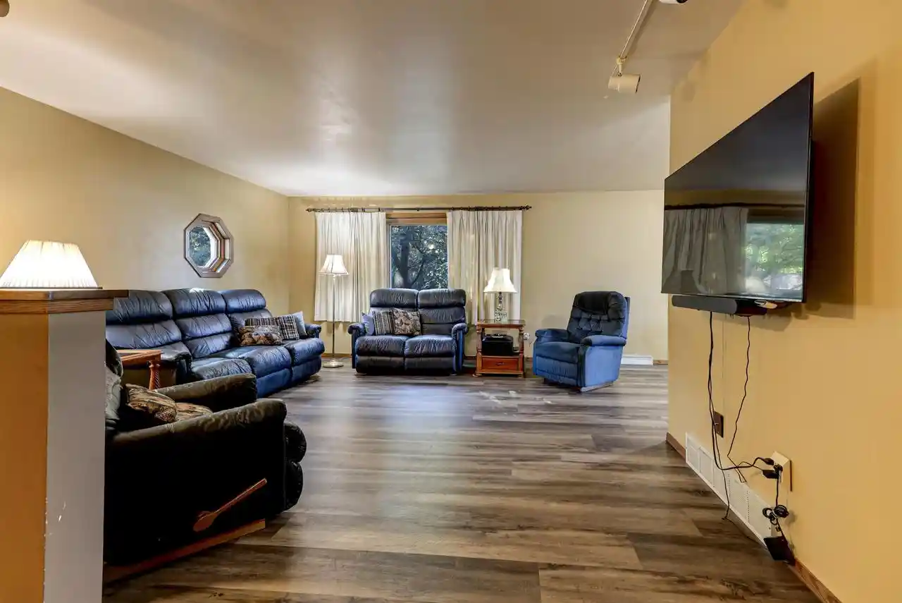 Photo 3 of Single family home for sale at 333 Parkwood Dr, Neenah, WI 54956 | MLS# 50334237 | Listing updated on 2026-10-21