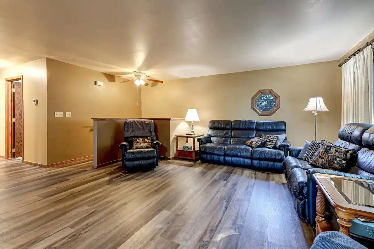 Photo 4 of Single family home for sale at 333 Parkwood Dr, Neenah, WI 54956 | MLS# 50334237 | Listing updated on 2026-10-21