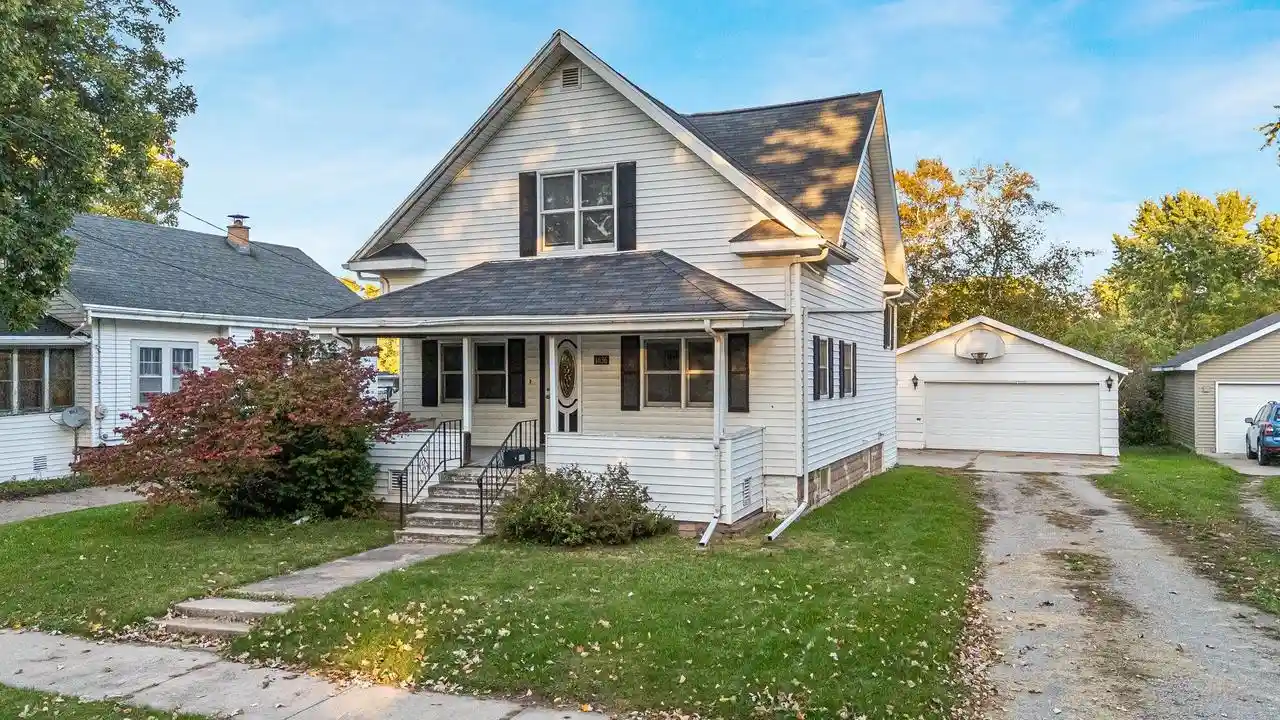 Photo 1 of Single family home for sale at 1636 Delaware St, Oshkosh, WI 54902 | MLS# 50334154 | Listing updated on 2026-10-17