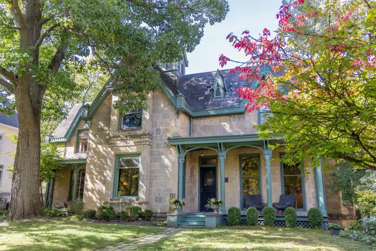 Photo 1 of Mansion for sale at 752 E Gorham St, Madison, WI 53703 | MLS# 2034551 | Listing updated on 2026-10-16